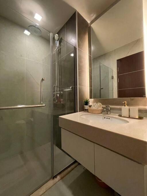 Luxury And Modern Condo In Central Chiang Mai - Astra Condo Extérieur photo